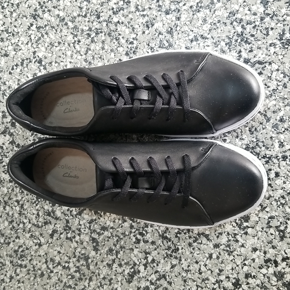 Womens casual shoe